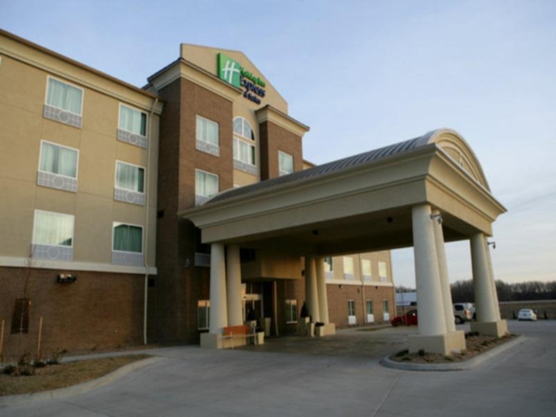 Holiday Inn Salina By Ihg מראה חיצוני תמונה