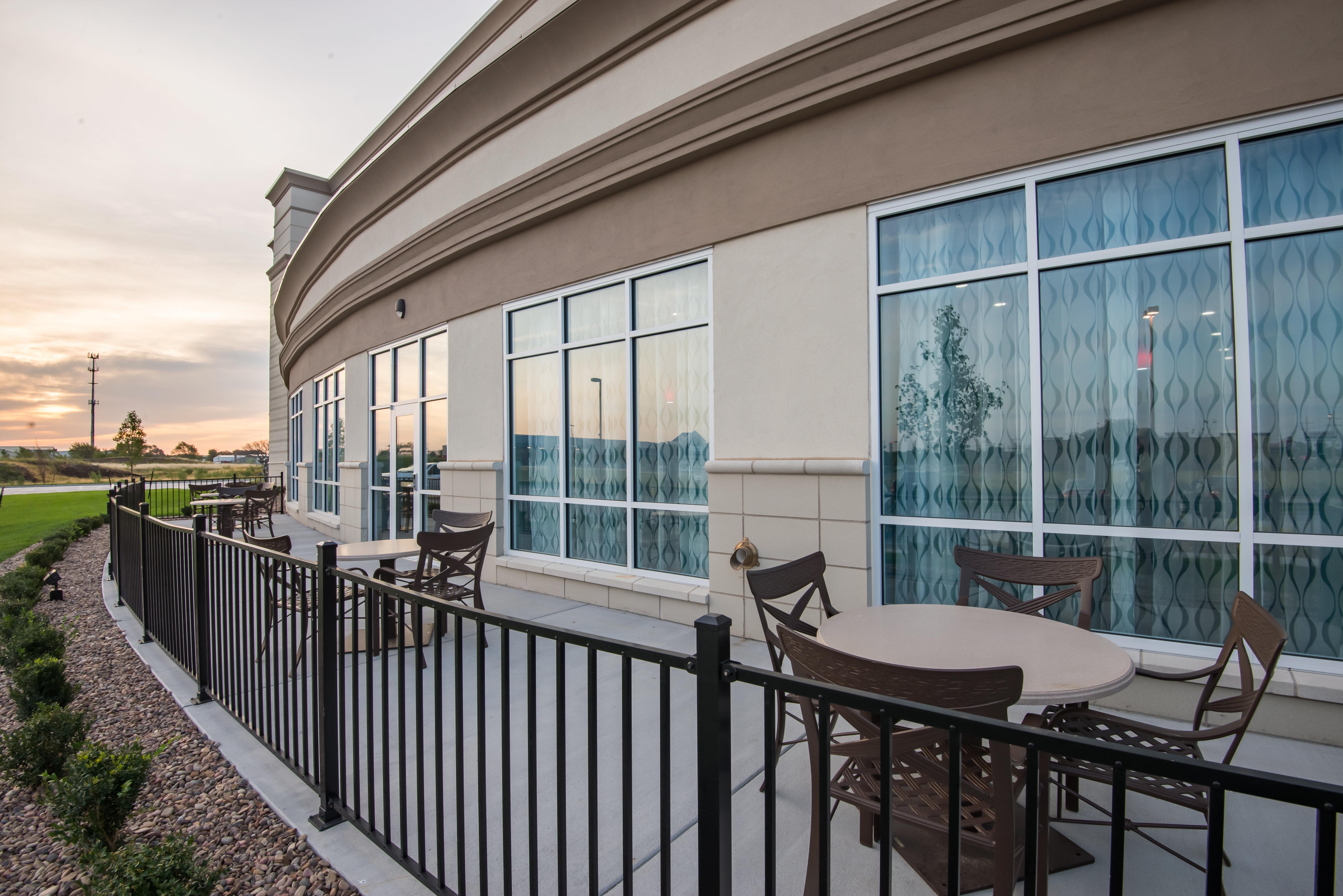 Holiday Inn Salina By Ihg מראה חיצוני תמונה