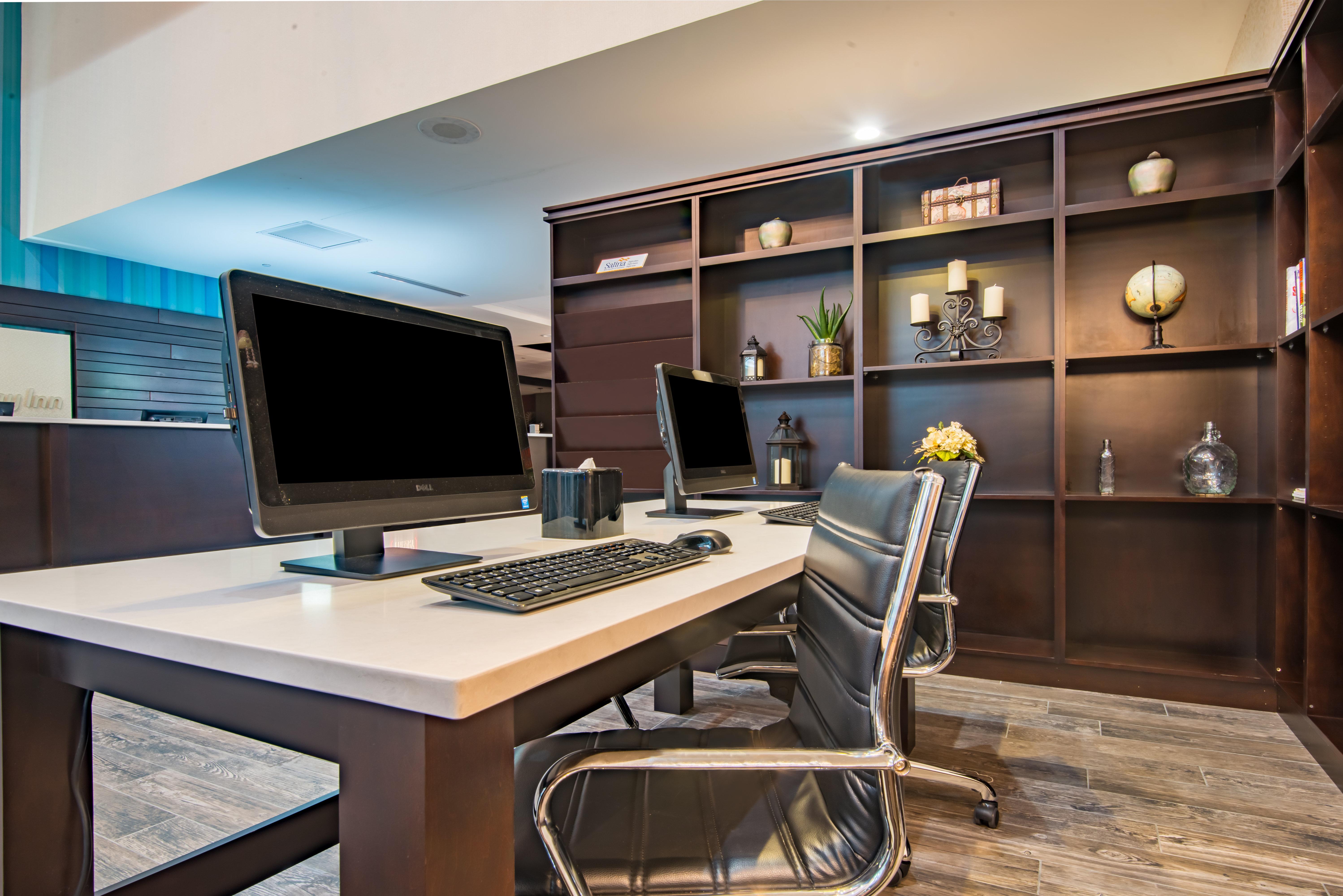 Holiday Inn Salina By Ihg מראה חיצוני תמונה