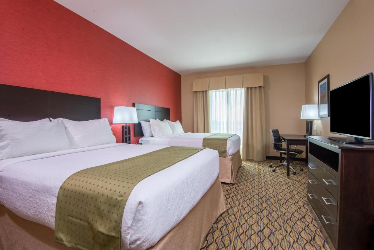 Holiday Inn Salina By Ihg מראה חיצוני תמונה